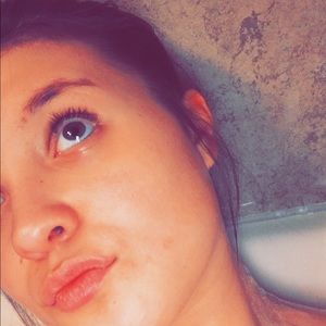 Meet your Posher, Katelyn